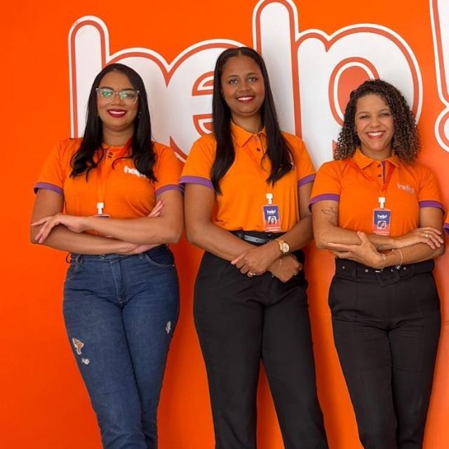 Equipe de atendentes da help! Valença